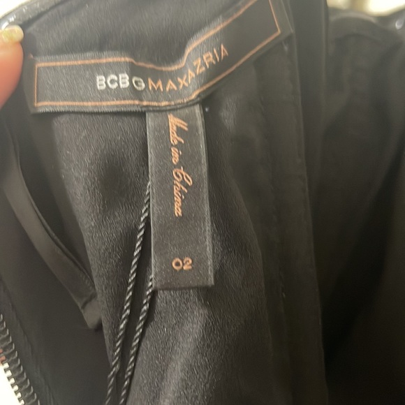 Black short dress by BCBG MAXAZRIA Size 2 - Picture 8 of 10